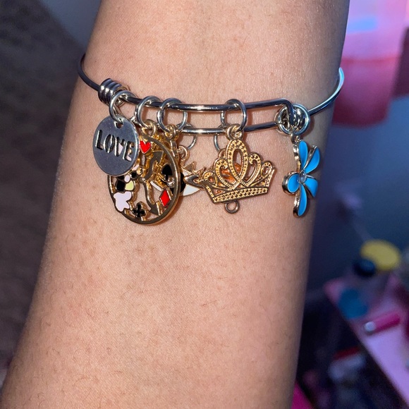 Fantasy - Picture 3 of 4